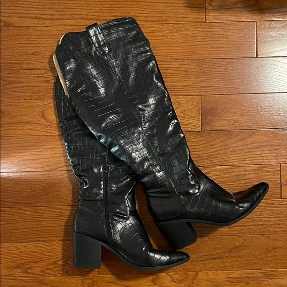 Journee Extra Wide Calf Women's Knee-high boot - Picture 3 of 8